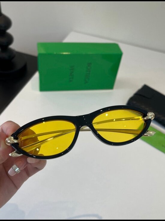 Bottega Veneta Black Cat Eye Gold Knot Yellow Lens Sunnies